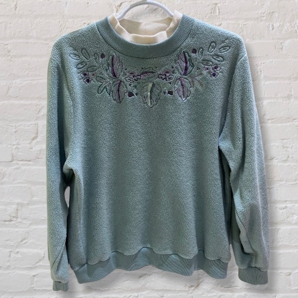VTG Alia Fleece Pullover Crew Neck Sweater Sage Green Embroidered Grandmacore - Picture 3 of 5